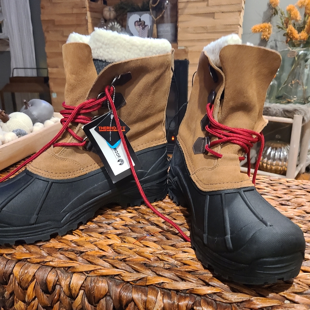 Weatherproof thermolite lined boots NWT 13